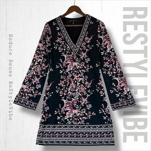 WHITE HOUSE BLACK MARKET Women’s Size S Dress Mini V-Neck Embroidered Stretch